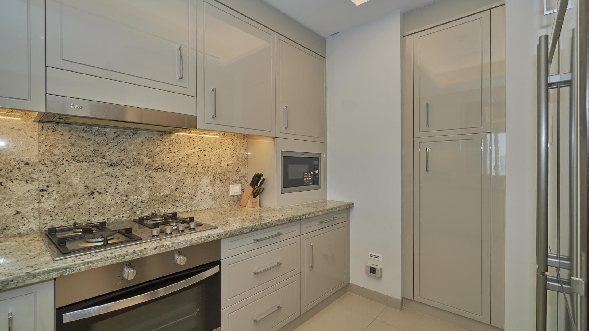 2 Bedroom Apartment For Rent Al Thamam 09 Lp36577 710423eea1ba4c0.jpg