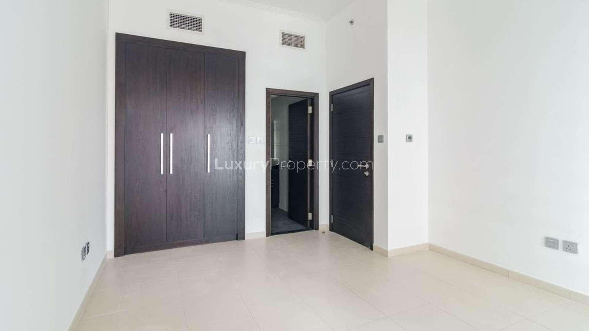 2 Bedroom Apartment For Rent Cayan Tower Lp32719 27c087e7eac80e00.jpg