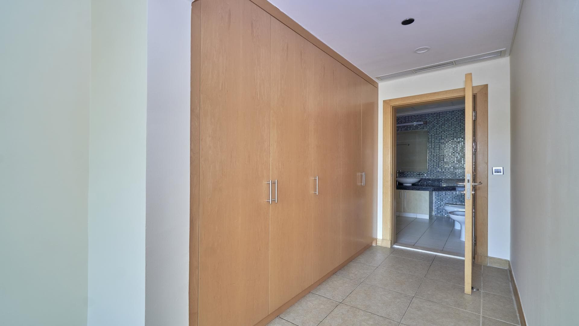 2 Bedroom Apartment For Sale Al Sheraa Tower Lp37302 1f8cf2e0d9a0b600.jpg