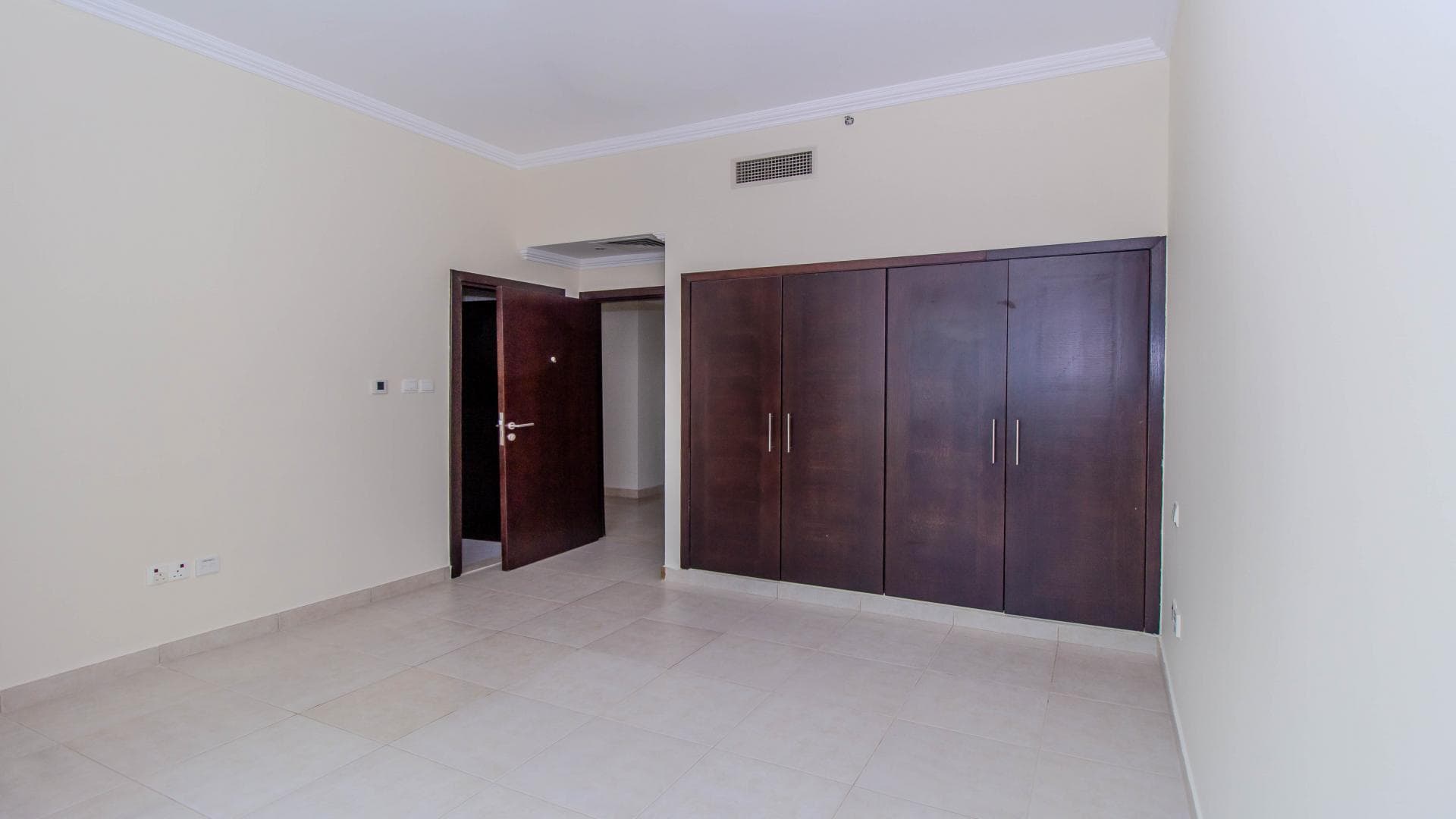 3 Bedroom Apartment For Rent Jumeirah Business Centre 2 Lp38766 15e6d5dc47abe200.jpg