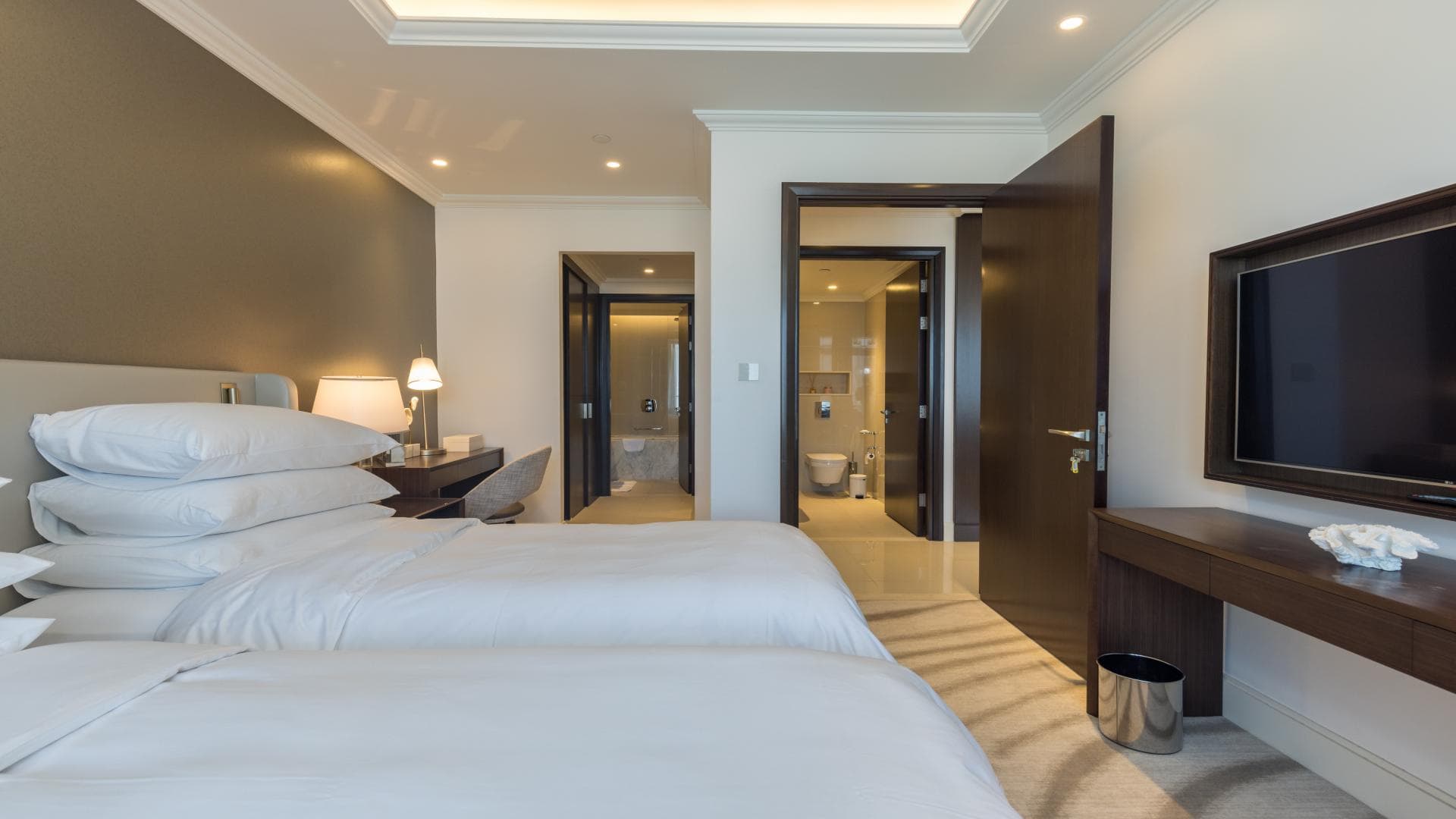 3 Bedroom Apartment For Rent Marina View Tower B Lp35982 31c528934b3c9400.jpg