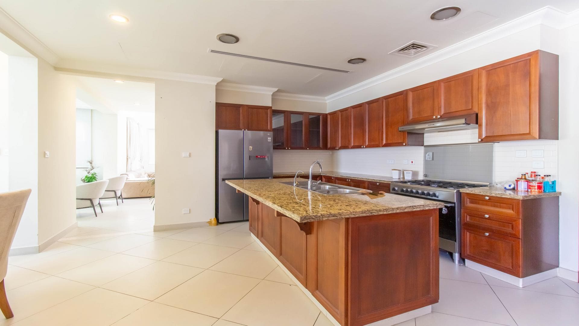 5 Bedroom Villa For Rent Al Bateen Residence Lp27831 31b8f8a4d23a0600.jpg