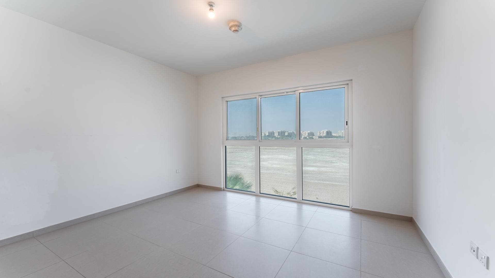 5 Bedroom Villa For Rent Al Kazim Tower 1 Lp17029 13d795884fc7ac00.jpg