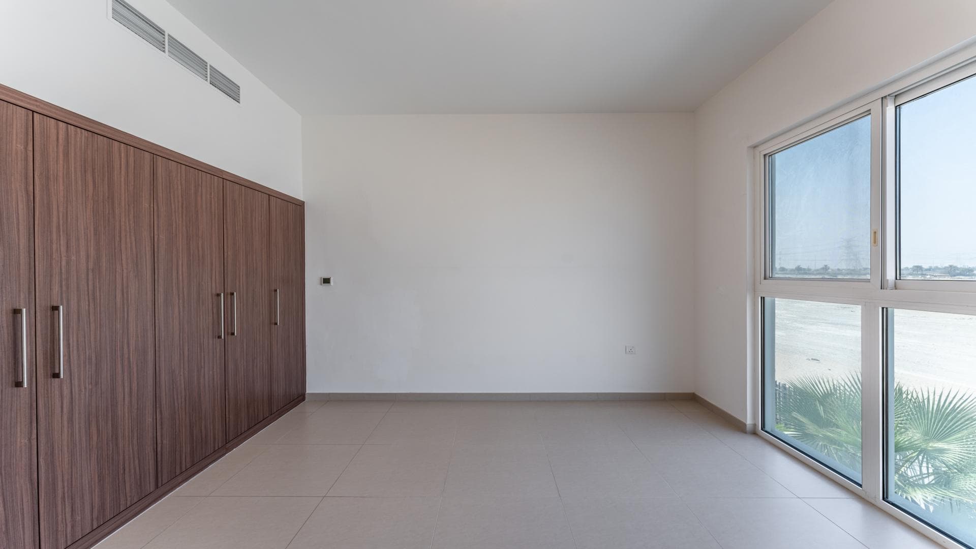 5 Bedroom Villa For Rent Al Kazim Tower 1 Lp17029 23513e9a74235000.jpg