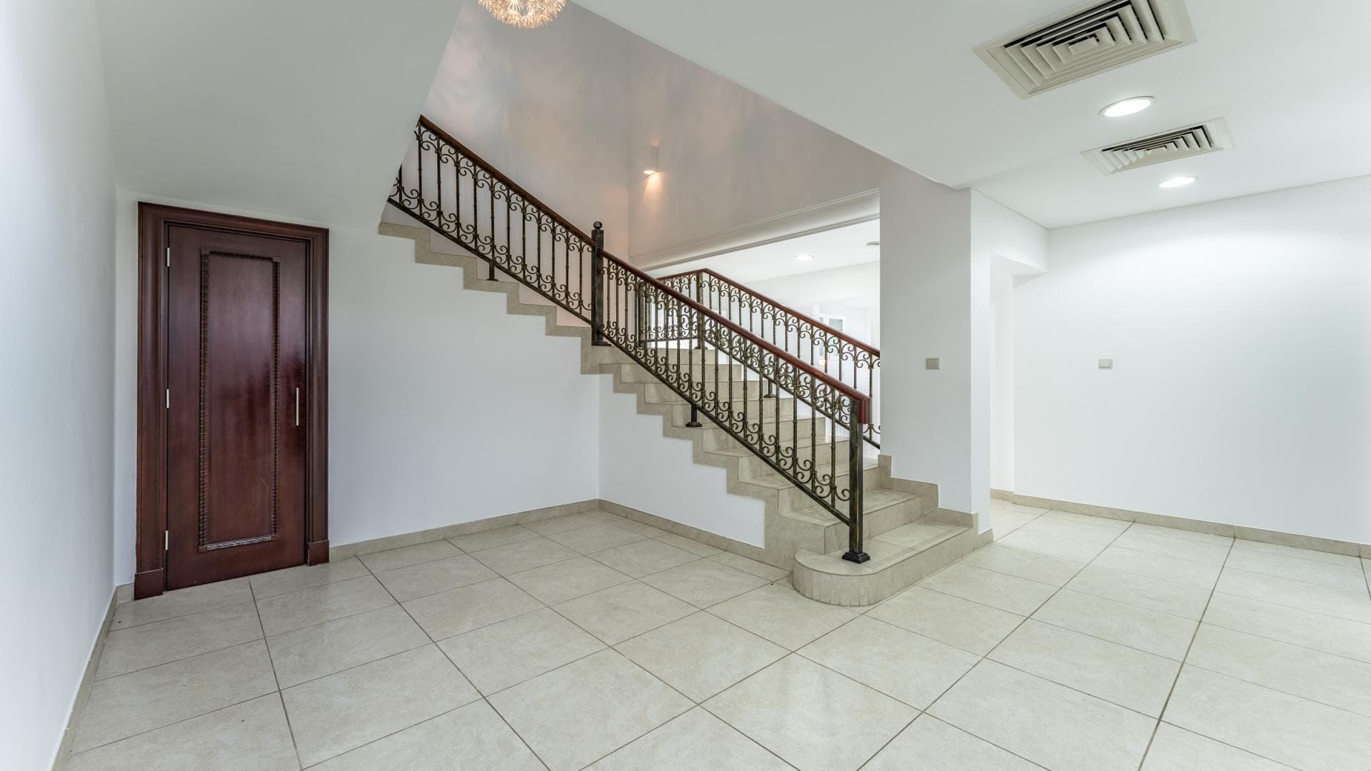 5 Bedroom Villa For Rent Al Thamam 35 Lp36218 2f6822585f5e860.jpg