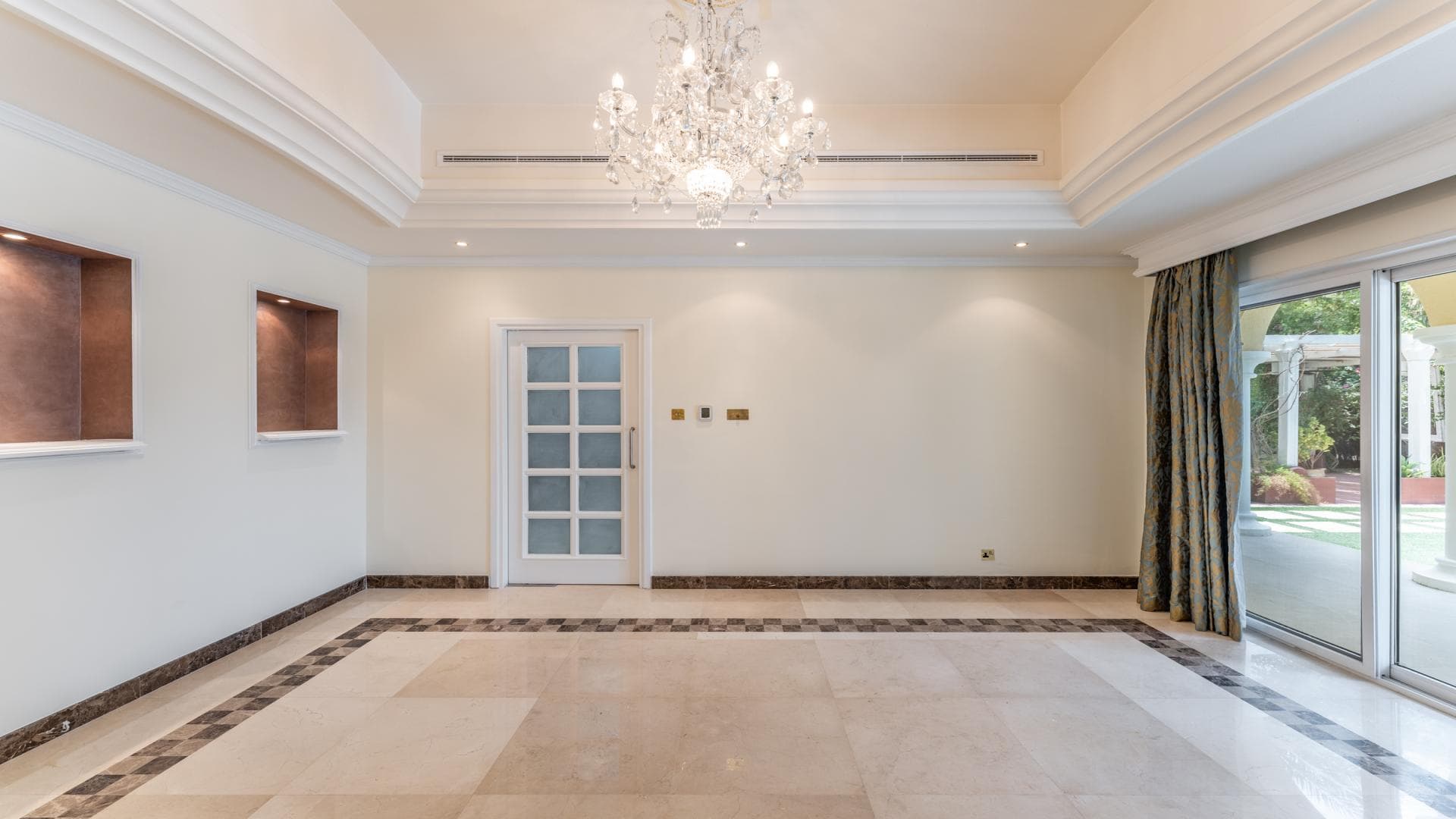 5 Bedroom Villa For Rent Al Thamam 36 Lp36037 F6f328a09fb4480.jpg