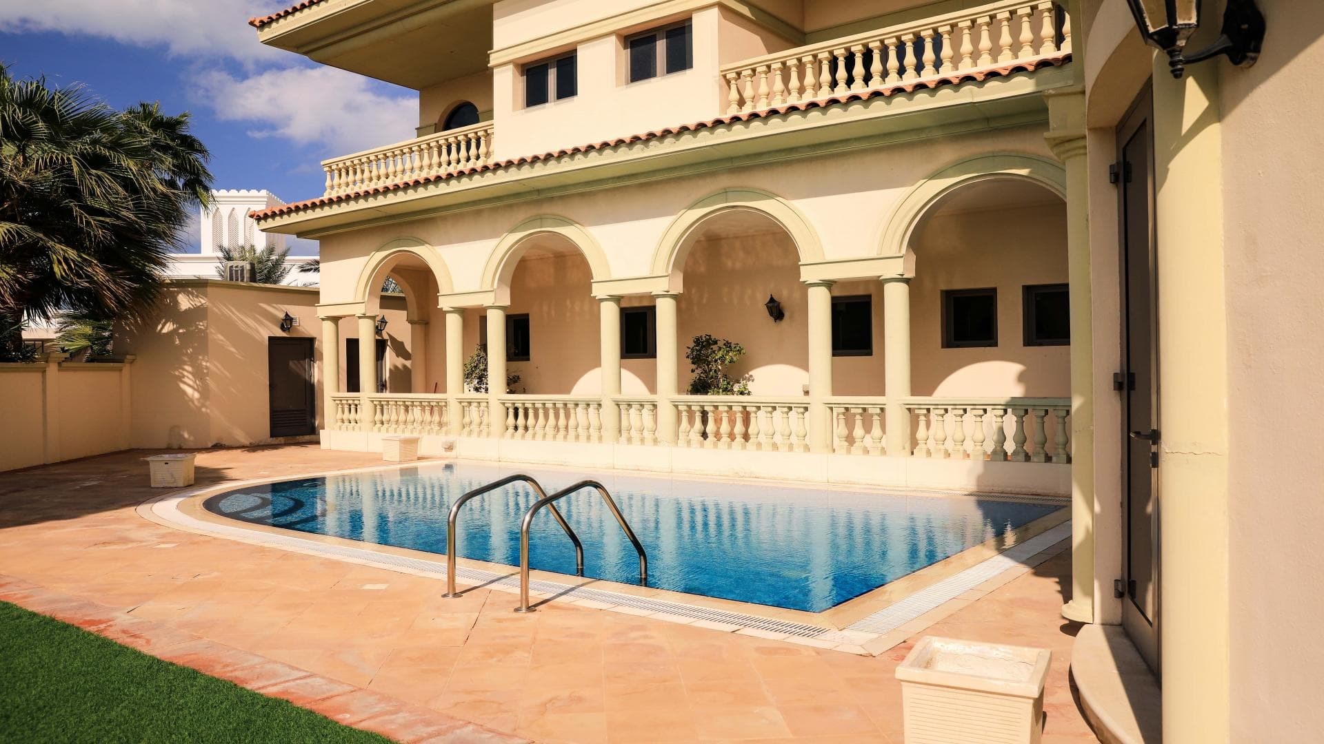 5 Bedroom Villa For Sale Al Reem 2 Lp37355 E463742c3a0be80.jpg