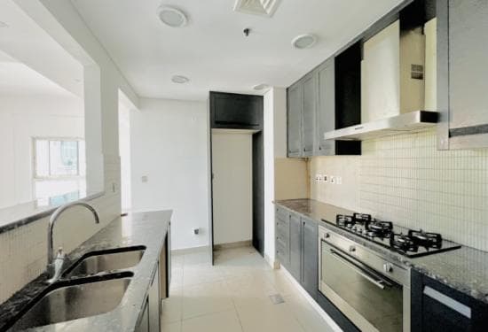 3 Bedroom Apartment For Rent Al Fahad Tower 2 Lp38566 2bbab83f8e776200.jpg