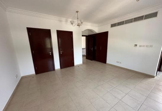 3 Bedroom Villa For Rent Jumeirah Business Centre 5 Lp37589 C6ecec4bad3cc00.jpeg