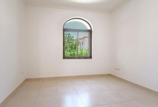 5 Bedroom Villa For Rent Oliva Lp39688 845d11f29f48f80.jpg