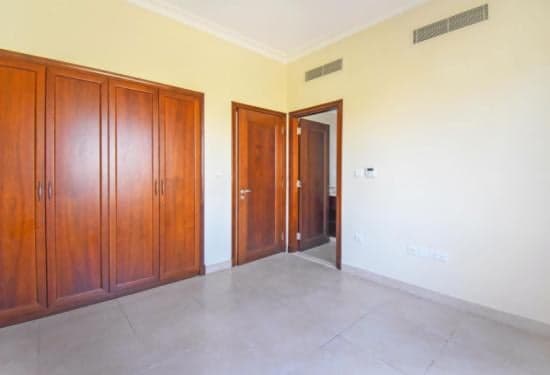 5 Bedroom Villa For Rent Oliva Lp39688 B522db45f2c7d80.jpg