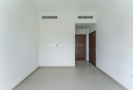 5 Bedroom Villa For Sale Al Kazim Tower 1 Lp37350 2e07722810917600.jpg