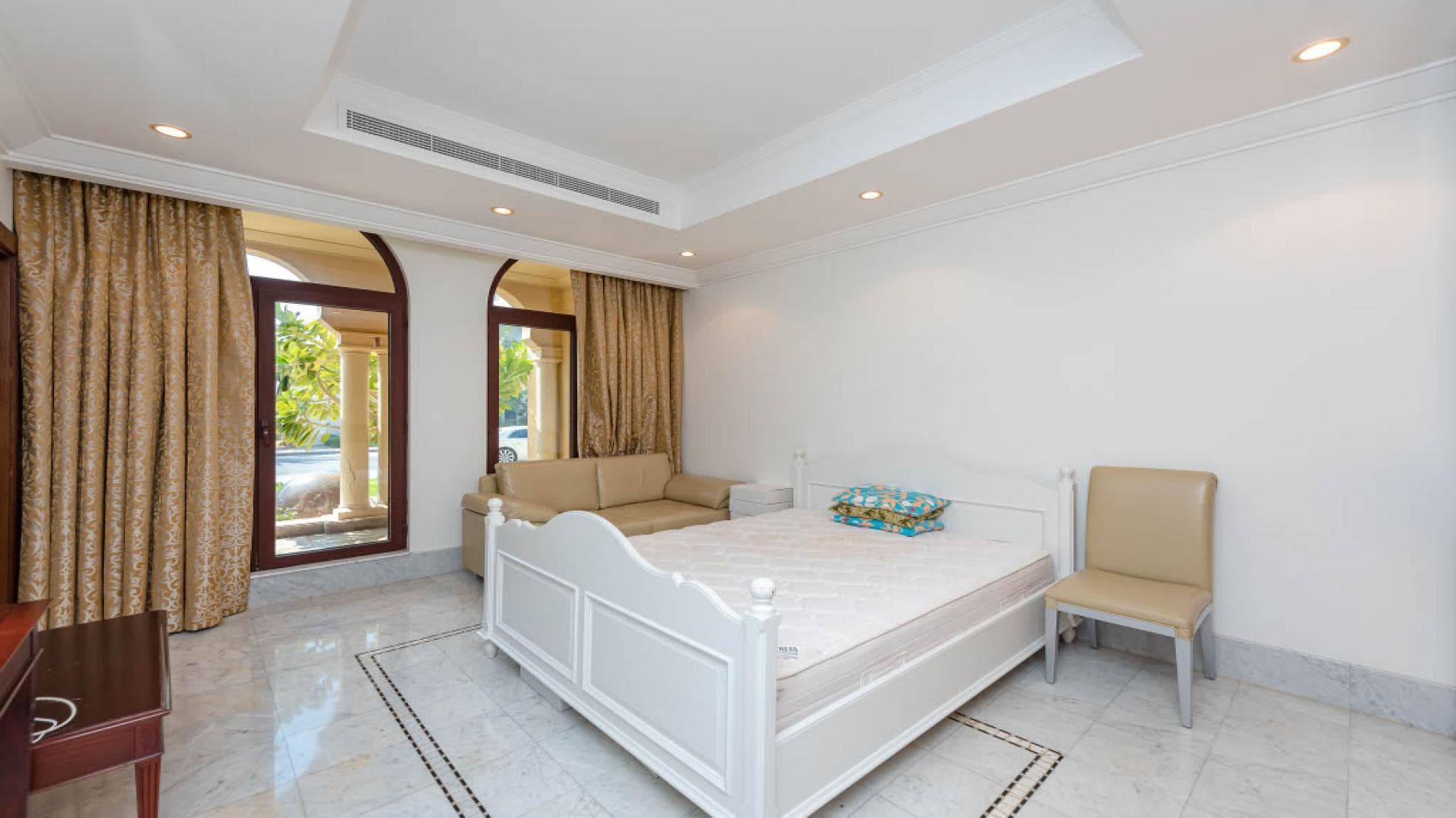 6 Bedroom Villa For Sale Al Reem 2 Lp35980 7748596fa201a80.jpg
