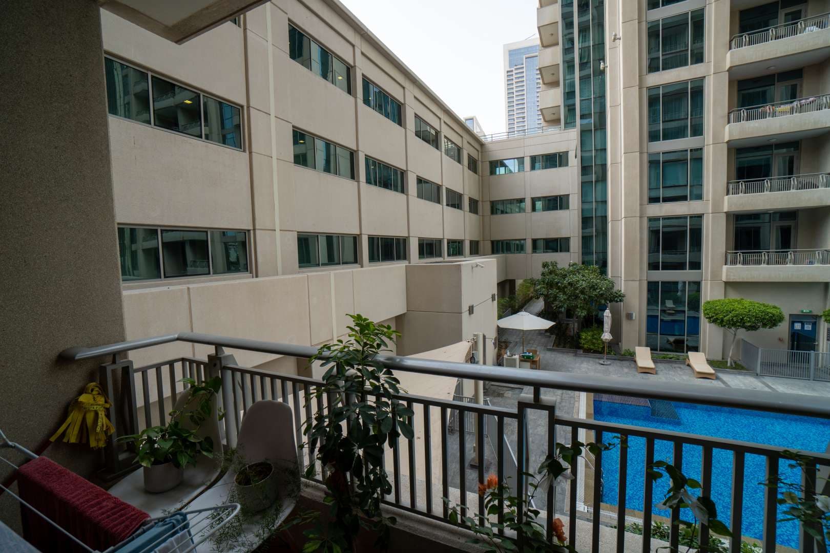 1 Bedroom Apartment For Rent Boulevard Central Towers Lp10892 2e1871a656c46200.jpg