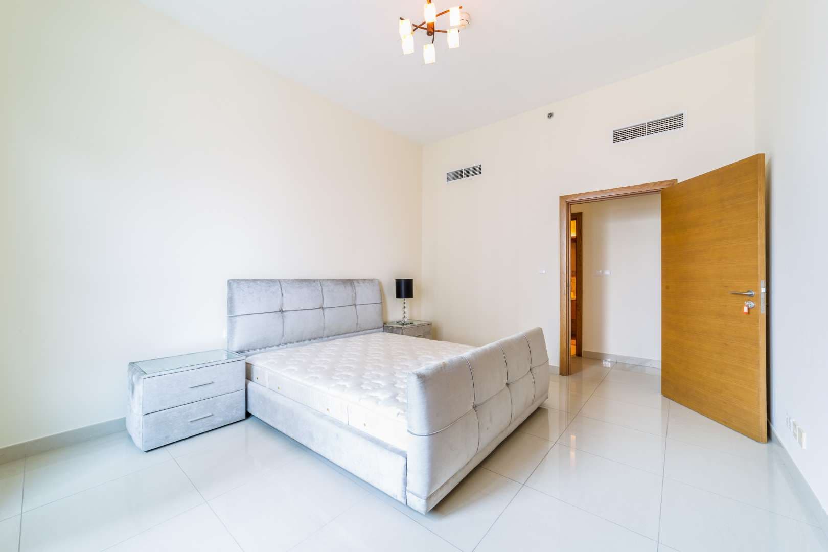 1 Bedroom Apartment For Rent Claren Tower Lp05109 6056eee765b0c80.jpg