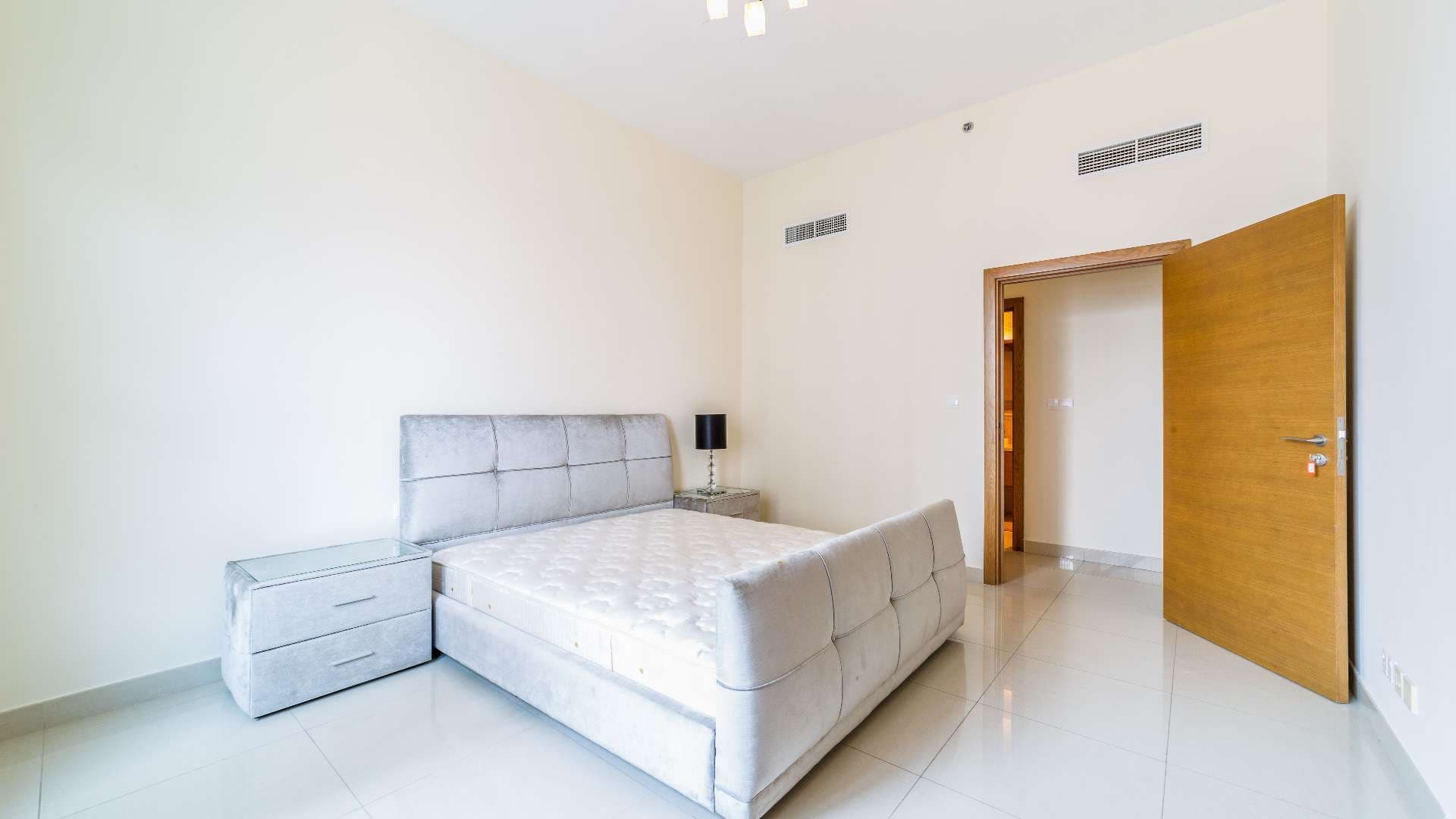 1 Bedroom Apartment For Rent Claren Towers Lp10212 84dd8e8f2799e00.jpg