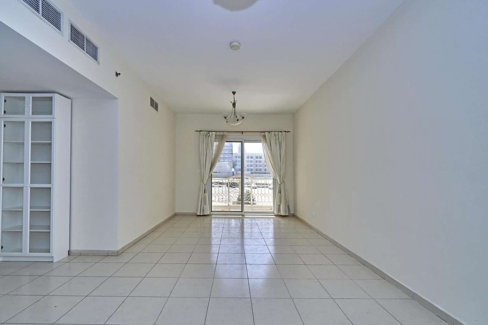 1 Bedroom Apartment For Rent Emirates Garden Lp06189 18d2087e3d85b500.jpg
