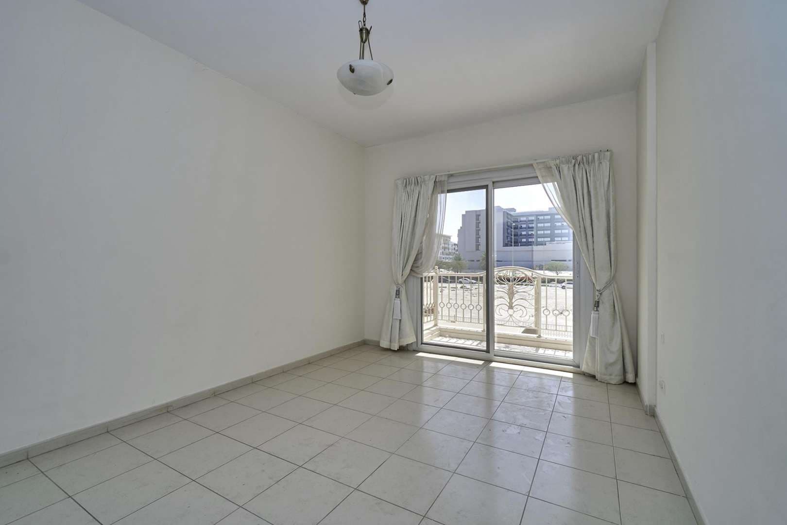 1 Bedroom Apartment For Rent Emirates Garden Lp06189 21abfb139a9a8600.jpg