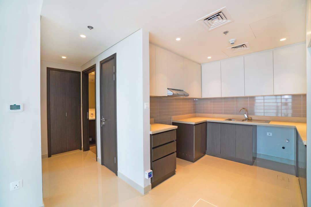 1 Bedroom Apartment For Rent Harbour Views 1 Lp09366 1eb0a975127d7c0.jpg