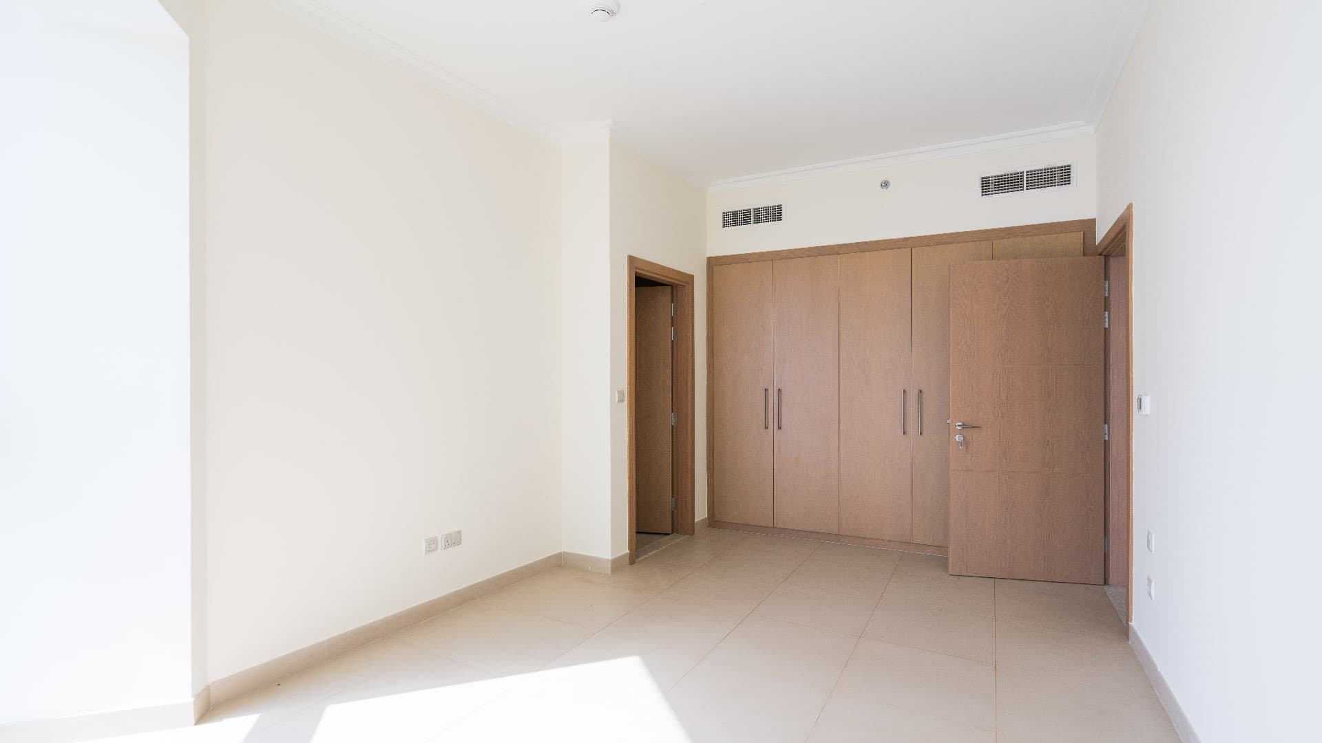 2 Bedroom Apartment For Rent Burj Vista Lp07458 15d6ad9c84295100.jpg