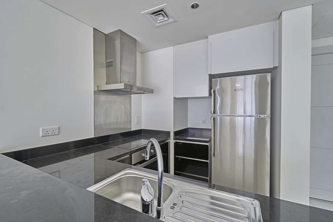 2 Bedroom Apartment For Rent Damac Heights Lp05719 280e21e9e0d5c000.jpg