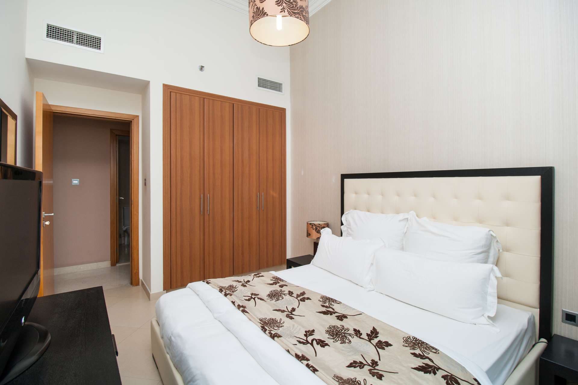2 Bedroom Apartment For Rent Dorra Bay Lp04870 16d19bd2207c3f00.jpg
