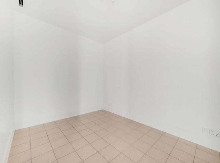 2 Bedroom Apartment For Rent Emaar 6 Towers Lp32667 D740e7f277dbb00.jpg
