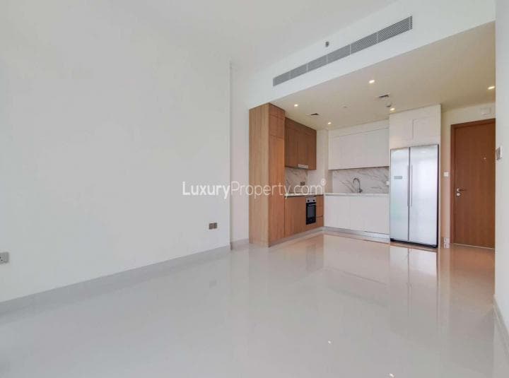 2 Bedroom Apartment For Rent Emaar Beachfront Lp14859 277e35b413bb4400.jpg