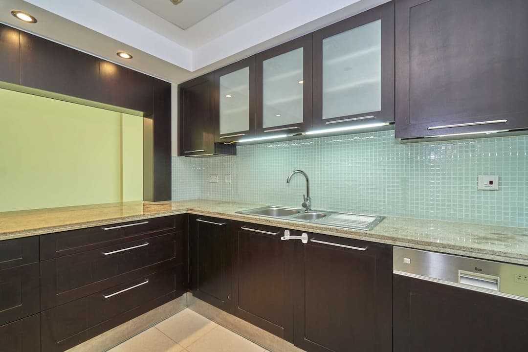 2 Bedroom Apartment For Rent Mosela Lp07266 1d58f97dddc27c00.jpg