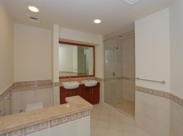 2 Bedroom Apartment For Sale Boulevard Plaza 1 Lp39273 167f2a50c9f7f200.jpg