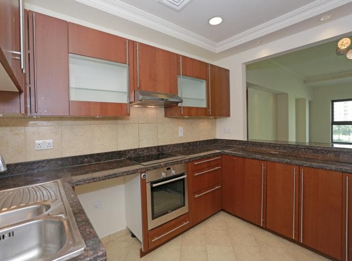 2 Bedroom Apartment For Sale Boulevard Plaza 1 Lp39273 1dc3bf3b5214a500.jpg
