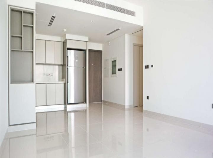 2 Bedroom Apartment For Sale Emaar Beachfront Lp11955 227b39e01057b000.jpg