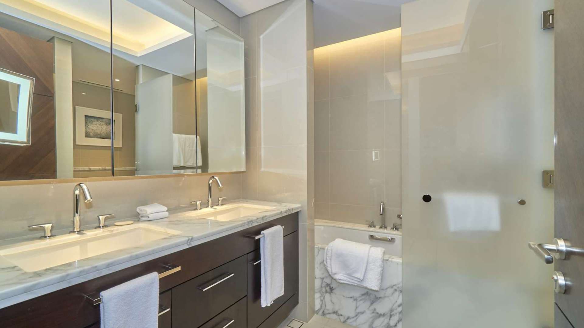 2 Bedroom Serviced Residences For Rent Address Residences Sky View Lp10911 2a77fdafb3f66800.jpg