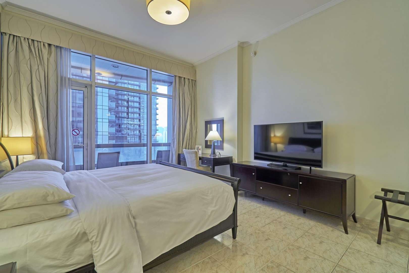 2 Bedroom Serviced Residences For Rent Marriott Harbour Hotel And Suites Lp05692 1700fa6aa2133c00.jpg