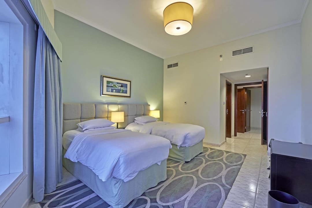 2 Bedroom Serviced Residences For Short Term Marriott Harbour Hotel And Suites Lp05699 48807bde23ac180.jpg