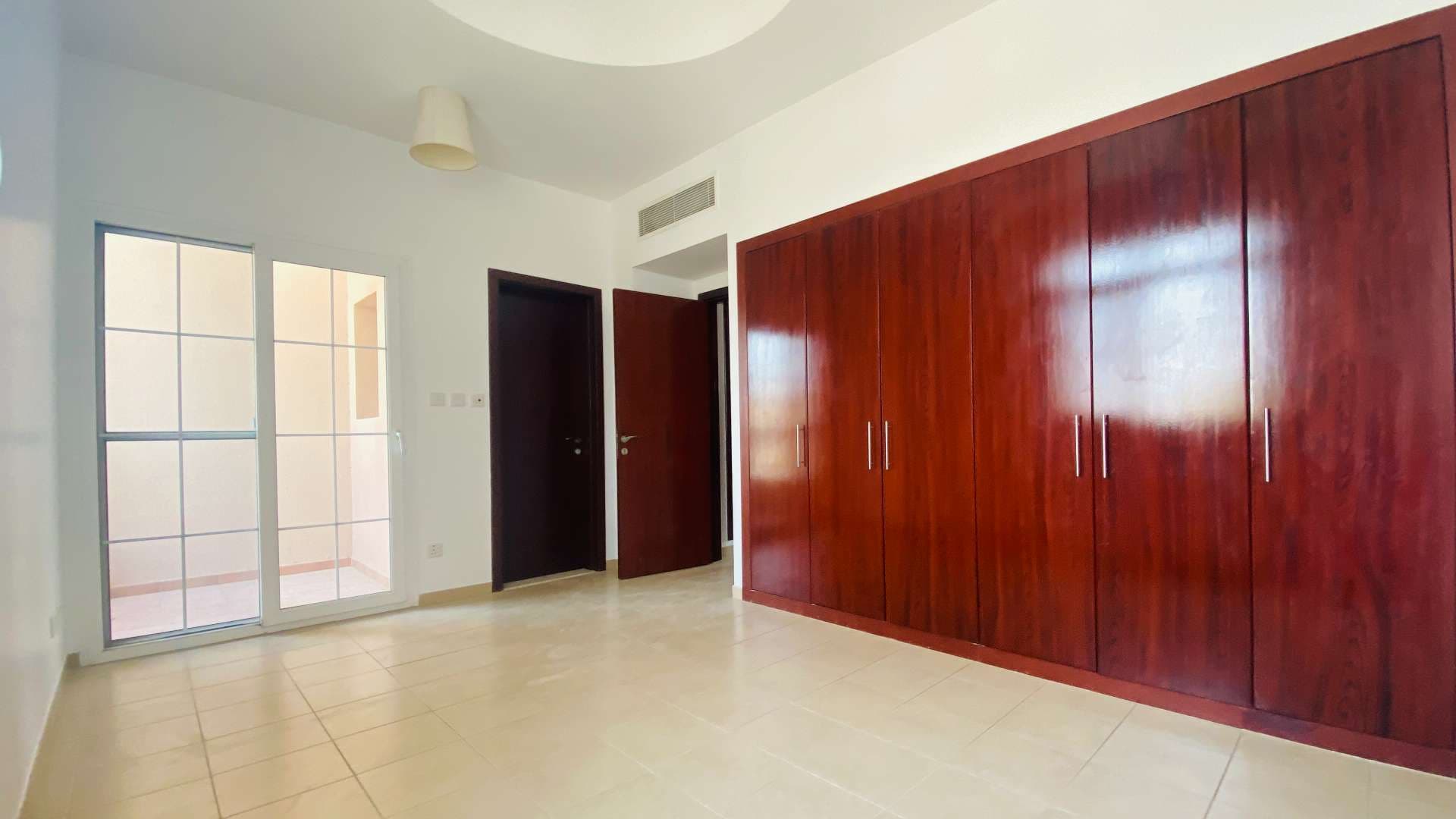 2 Bedroom Townhouse For Rent Al Reem Lp08011 C692c0e0b1e410.jpg