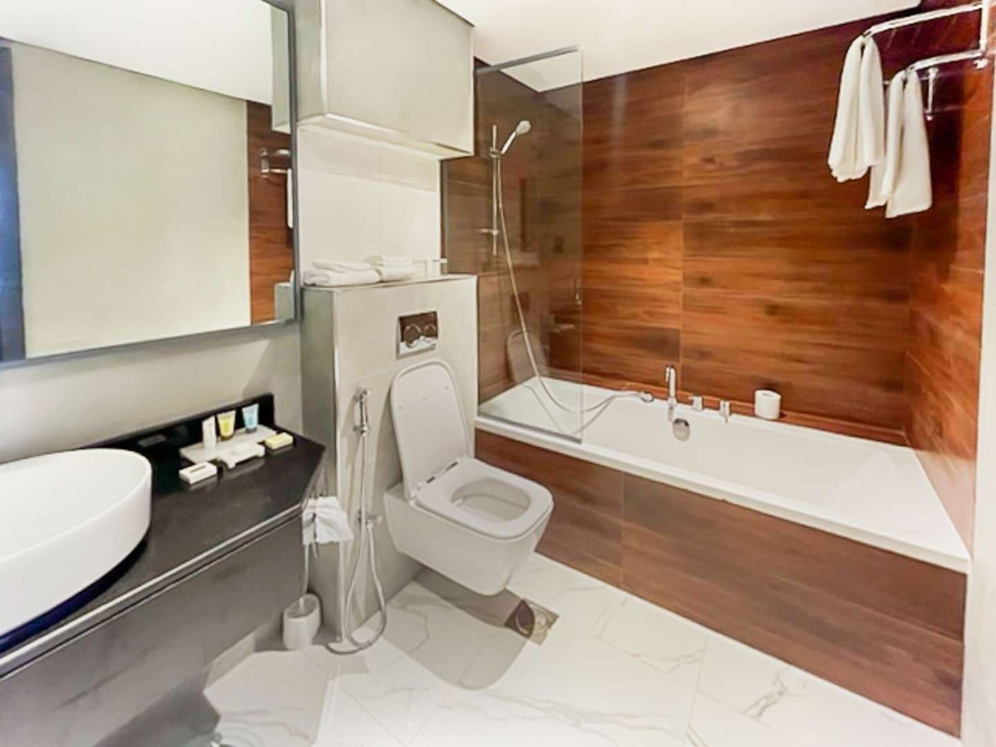 2 Bedroom Villa For Rent Dubai Marina Moon Lp11825 173c33203f0f4b00.jpg