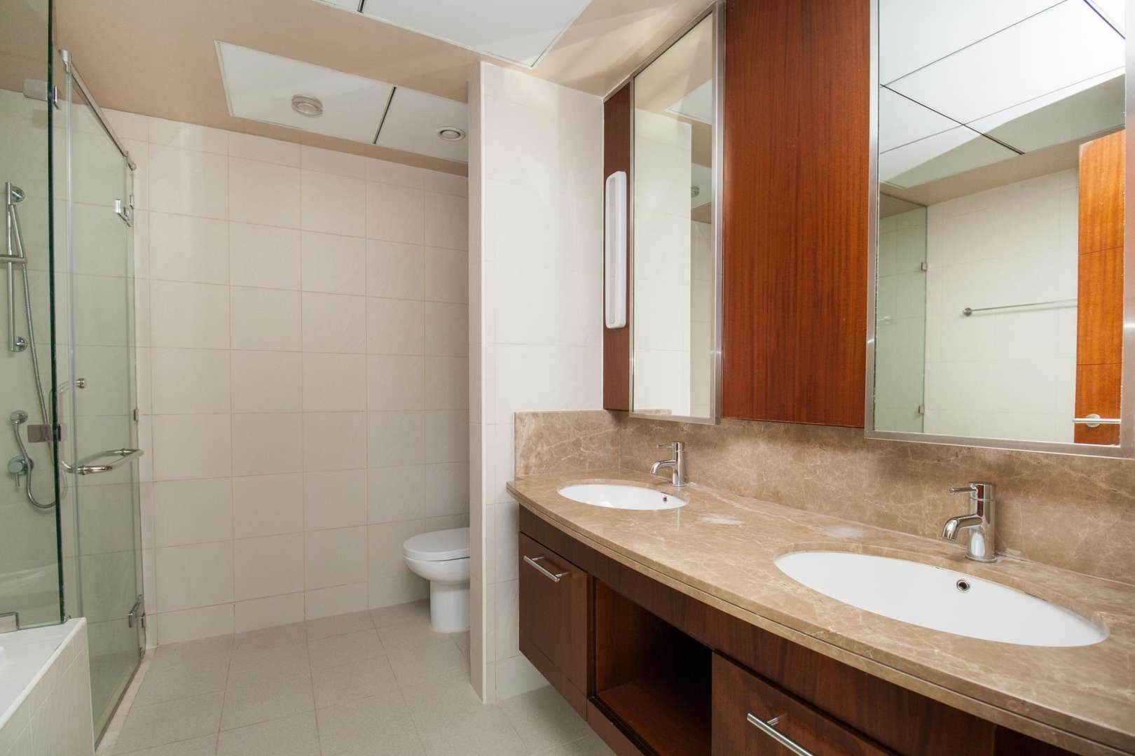 3 Bedroom Apartment For Rent Standpoint Tower A Lp05393 2d3a1bc169e89600.jpg