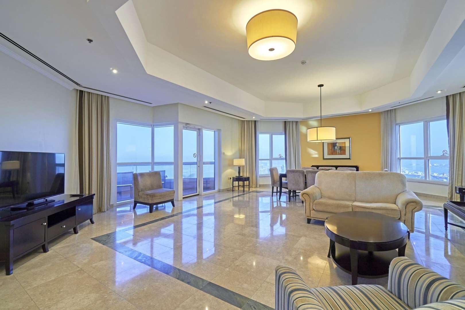 3 Bedroom Serviced Residences For Rent Marriott Harbour Hotel And Suites Lp05694 Dedea3a7fd4a600.jpg