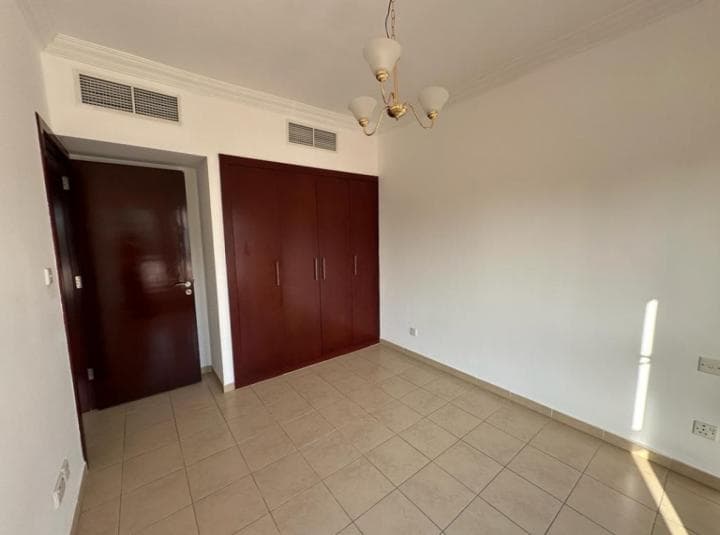 3 Bedroom Villa For Rent Jumeirah Business Centre 5 Lp37589 77f6cf8d83f4680.jpeg