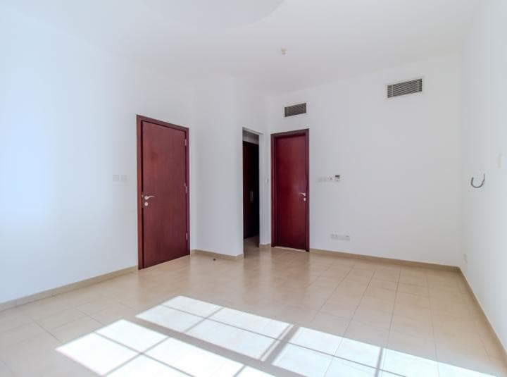 3 Bedroom Villa For Rent Jumeirah Business Centre 5 Lp38947 13212d96d30c6d00.jpg