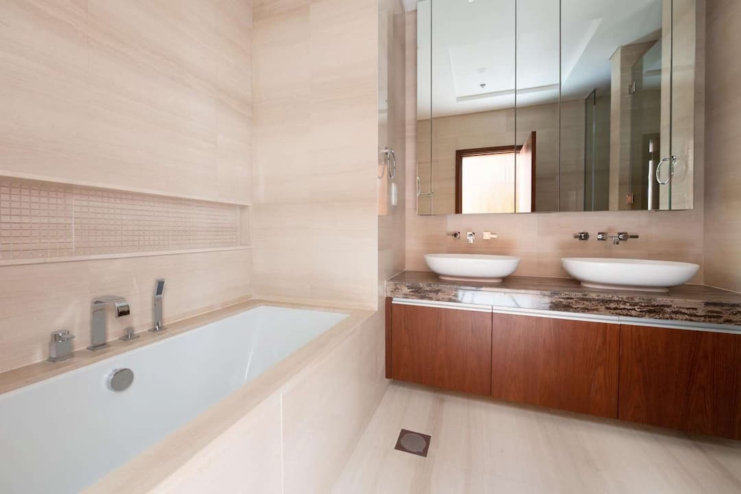4 Bedroom Apartment For Rent Dubai Creek Residences Lp08130 2ddb2dd6cd36ca00.jpg