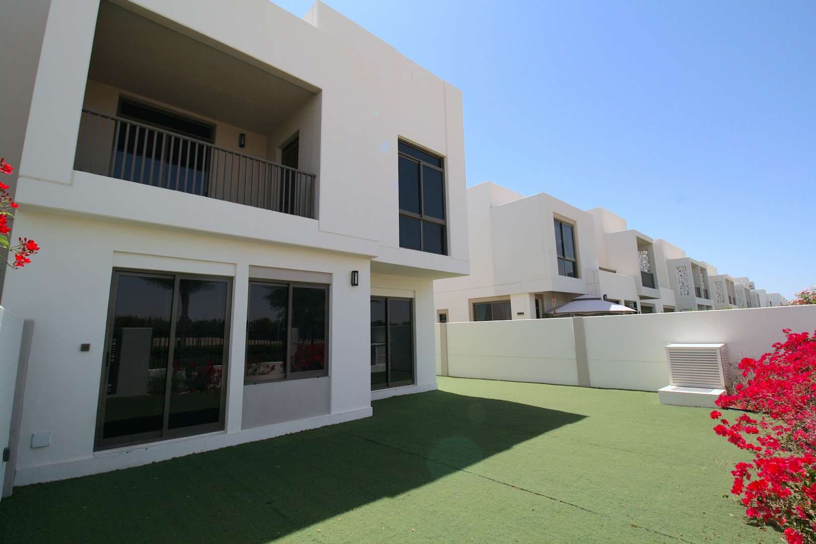 4 Bedroom Townhouse For Rent Zahra Townhouses Lp05562 1ad40057ccaad300.jpg