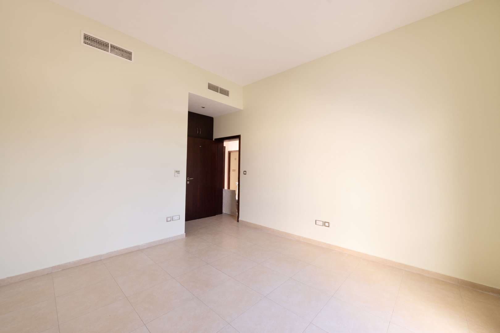 4 Bedroom Townhouse For Sale Naseem Lp08434 9a3135bc671f800.jpg