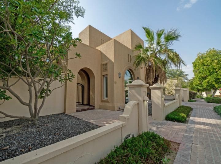 5 Bedroom Villa For Rent Al Mahra Lp17765 1245d38e06bddf00.jpg