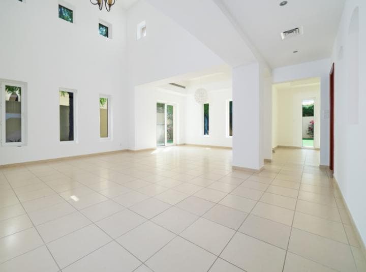 5 Bedroom Villa For Rent Al Mahra Lp17765 156fa2f6bb1bbe00.jpg