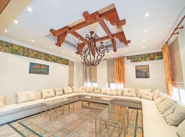 5 Bedroom Villa For Rent Jumeirah 3 Lp17051 1b8372f9ca570400.jpg