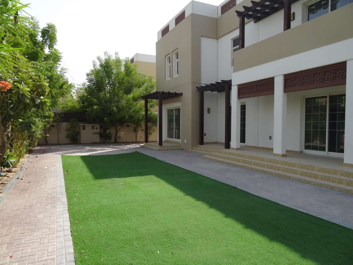 5 Bedroom Villa For Rent Naseem Lp04984 2dd456844296aa00.jpg