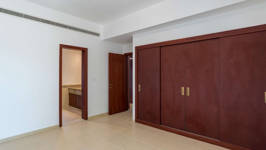 6 Bedroom Villa For Sale Al Mahra Lp08133 85c32a87acd7b80.jpg