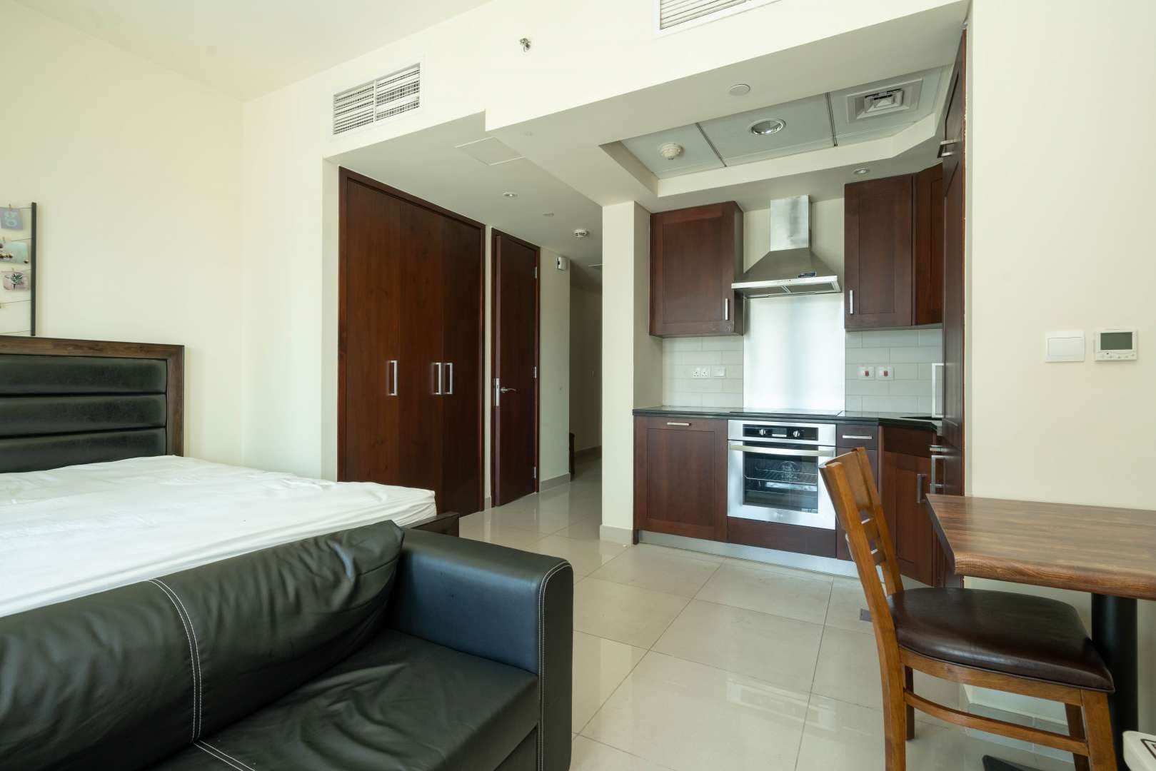 Studio Bedroom Apartment For Rent 29 Burj Boulevard Lp05031 Db9996b8ba90480.jpg
